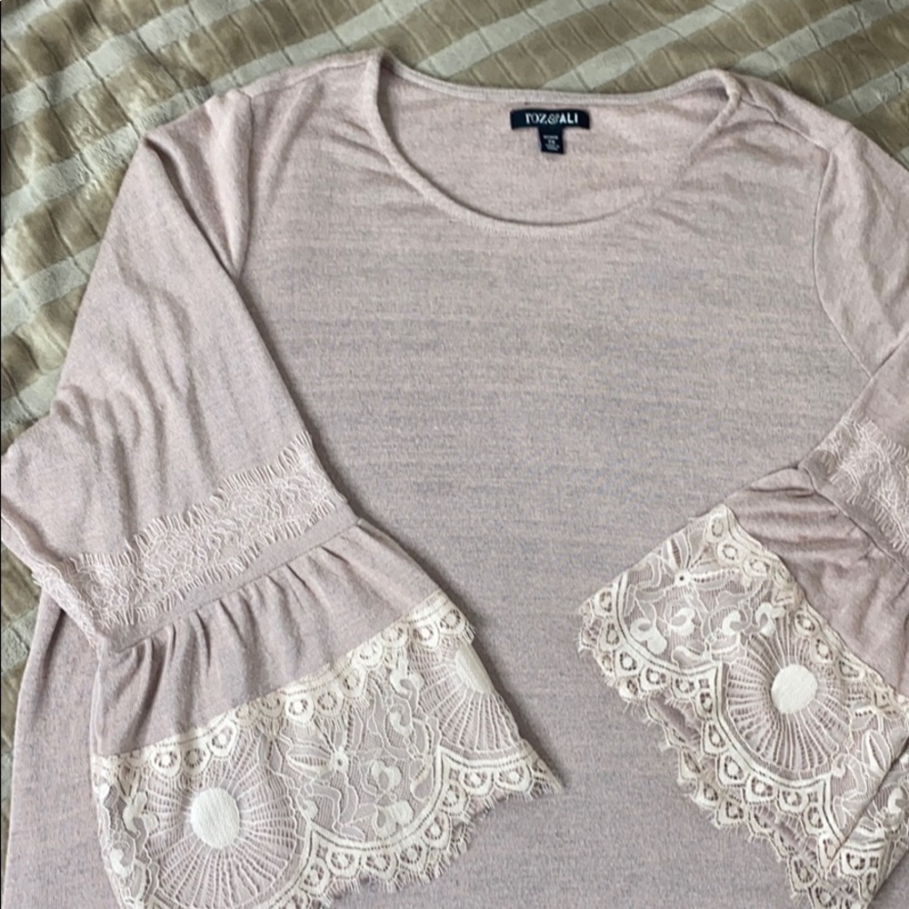 Blouse - Picture 2 of 4
